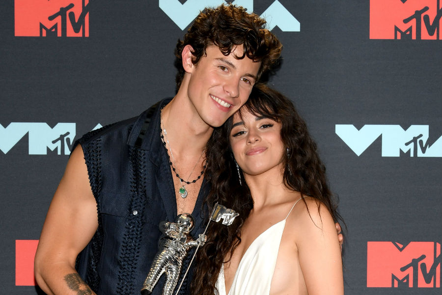 Los momentos más románticos de Camila Cabello y Shawn
