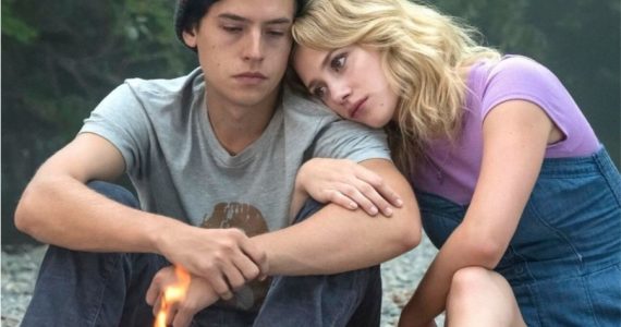 lili reinhart y cole sprouse