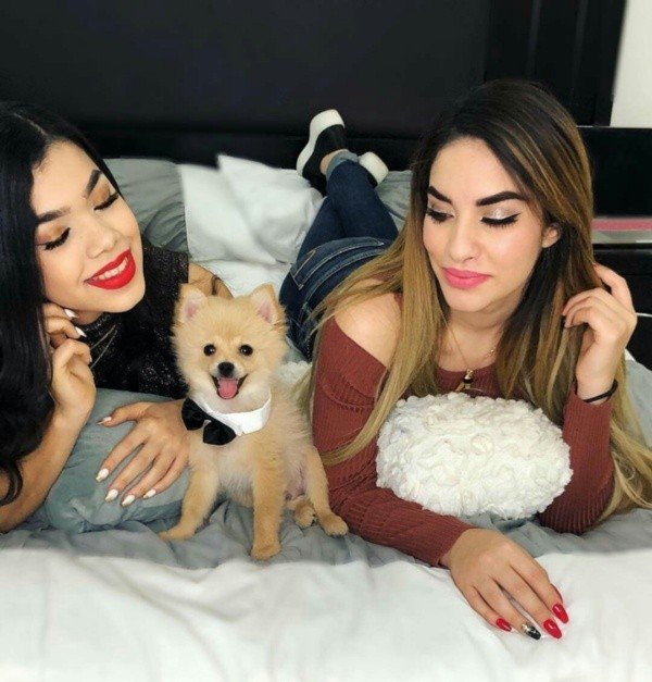 Kimberly Loaiza y Kenia Os