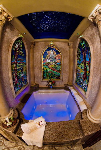 La fantástica suite que esconde el castillo de Disneyland en su