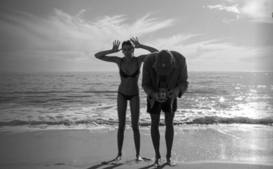 jacob elordi kaia gerber en la playa