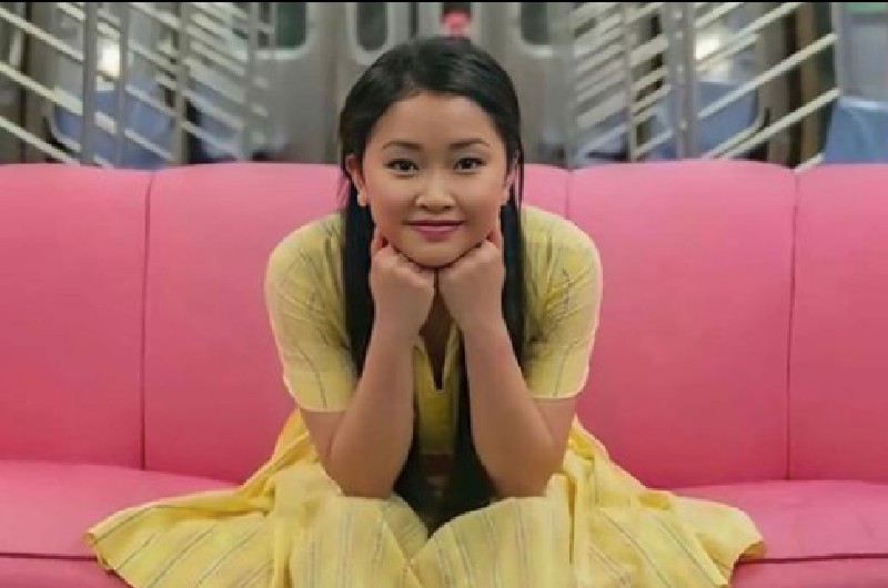 lana condor se tiño el pelo rosa