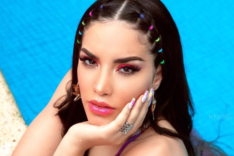 look resistente al agua kimberly loaiza