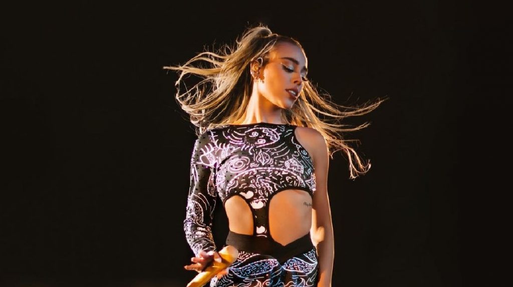 Video Danna Paola Rompe En Llanto En Pleno Concierto Tú En Línea 