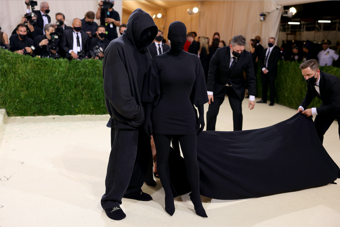 Met Gala 2021: ¿Kanye West era el acompañante enmascarado de Kim Kardashian? | Tú en línea
