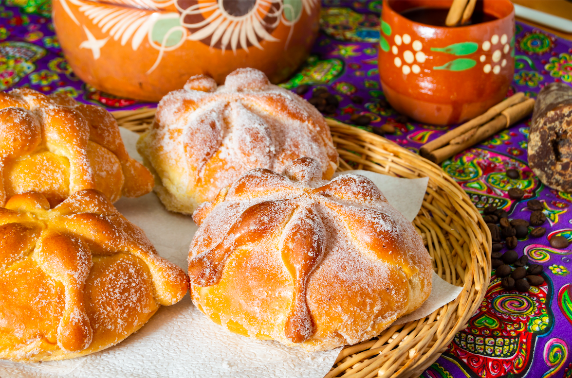 Pan de Muertos Festival, Zócalo megaofrenda and other activities for the Day of the Dead