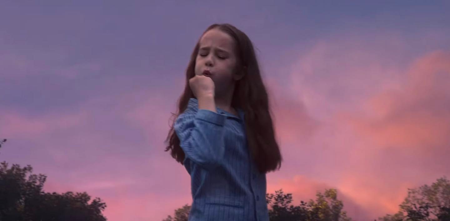 Matilda película 2022 netflix refrito trailer fotos musical